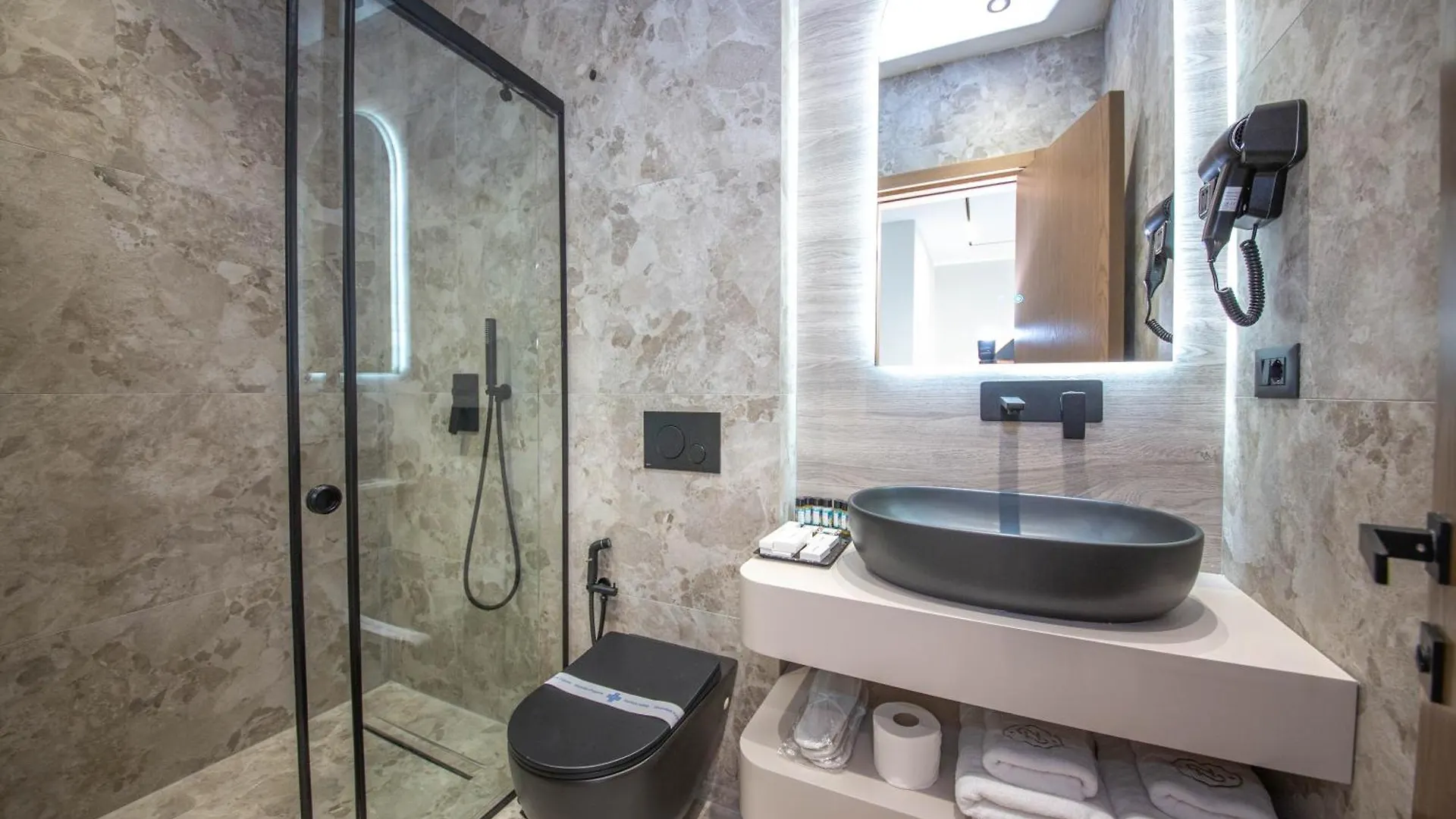 Noam Luxury Hotel Sarandë Albanien