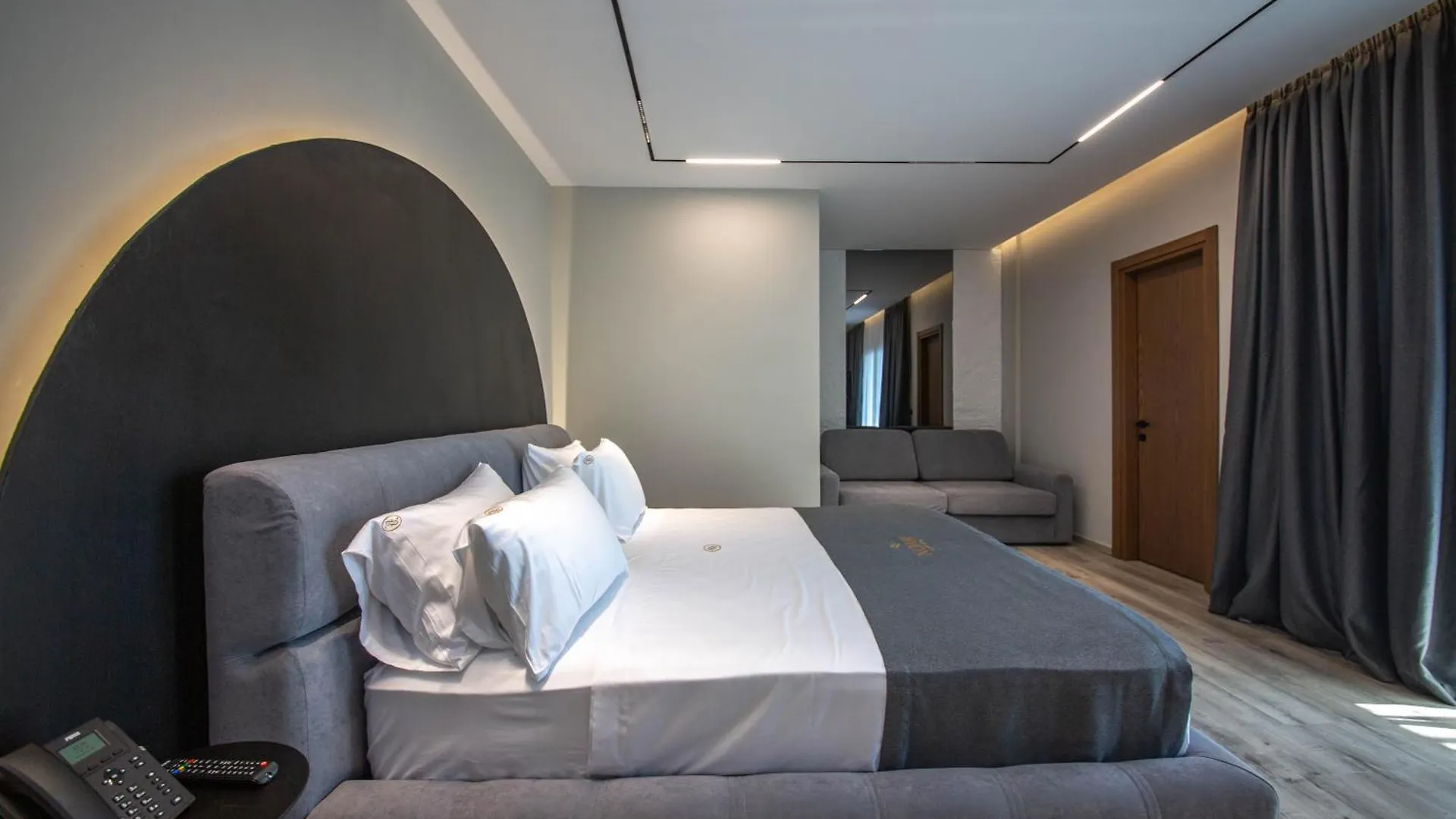 Noam Luxury Hotel Sarandë 4*,  Albanien