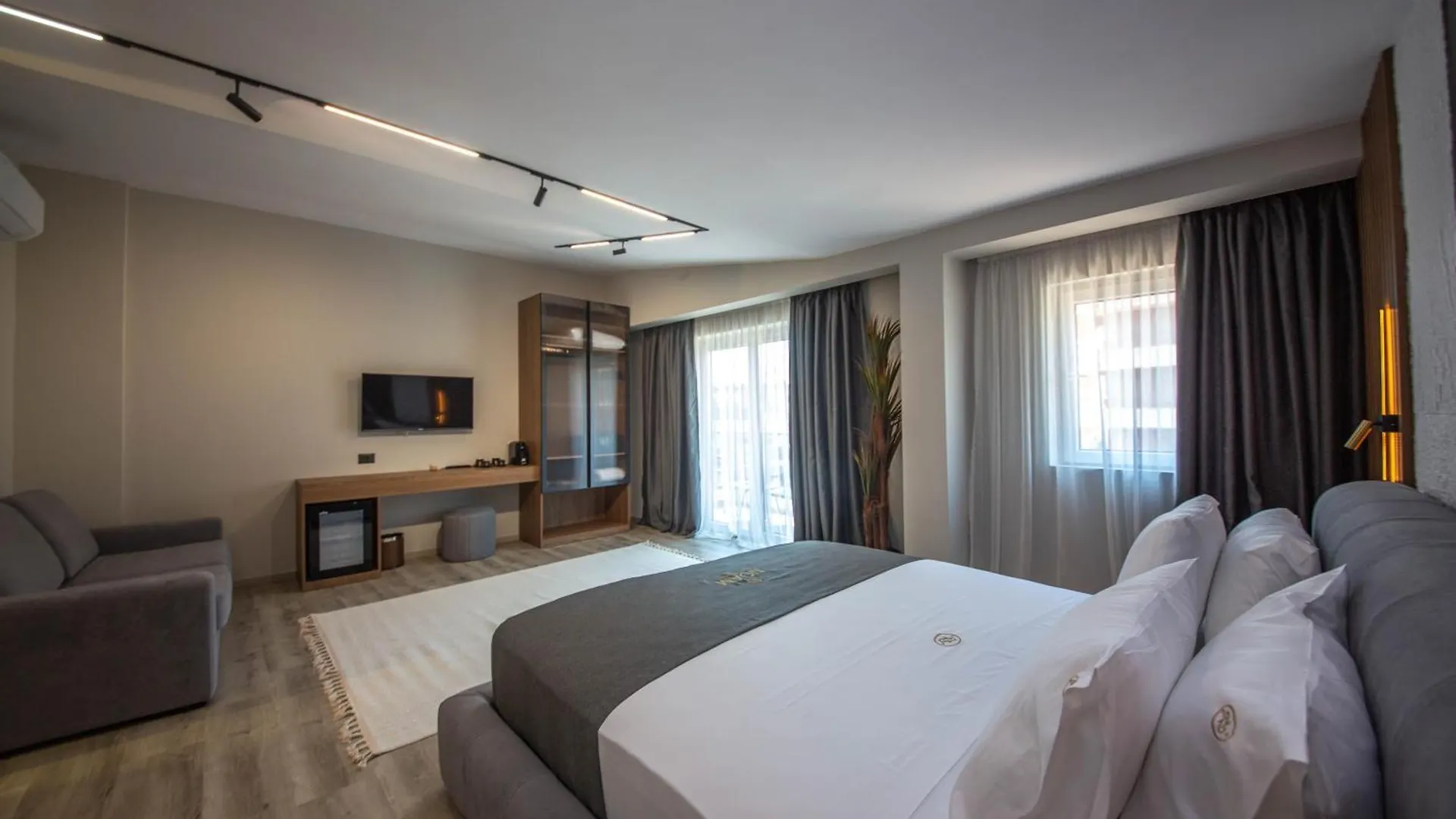 Noam Luxury Hotel Sarandë