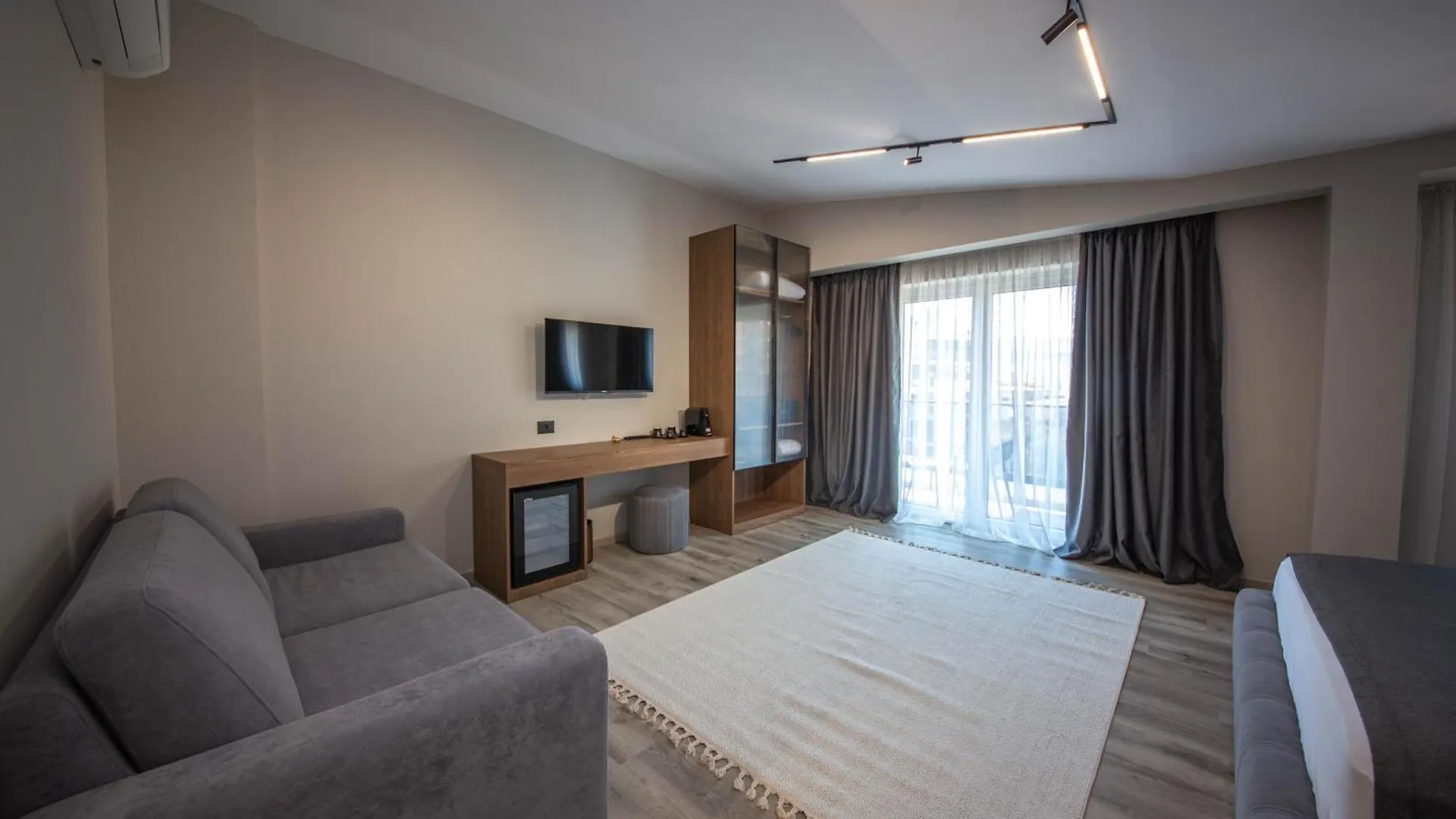 Noam Luxury Hotel Sarandë
