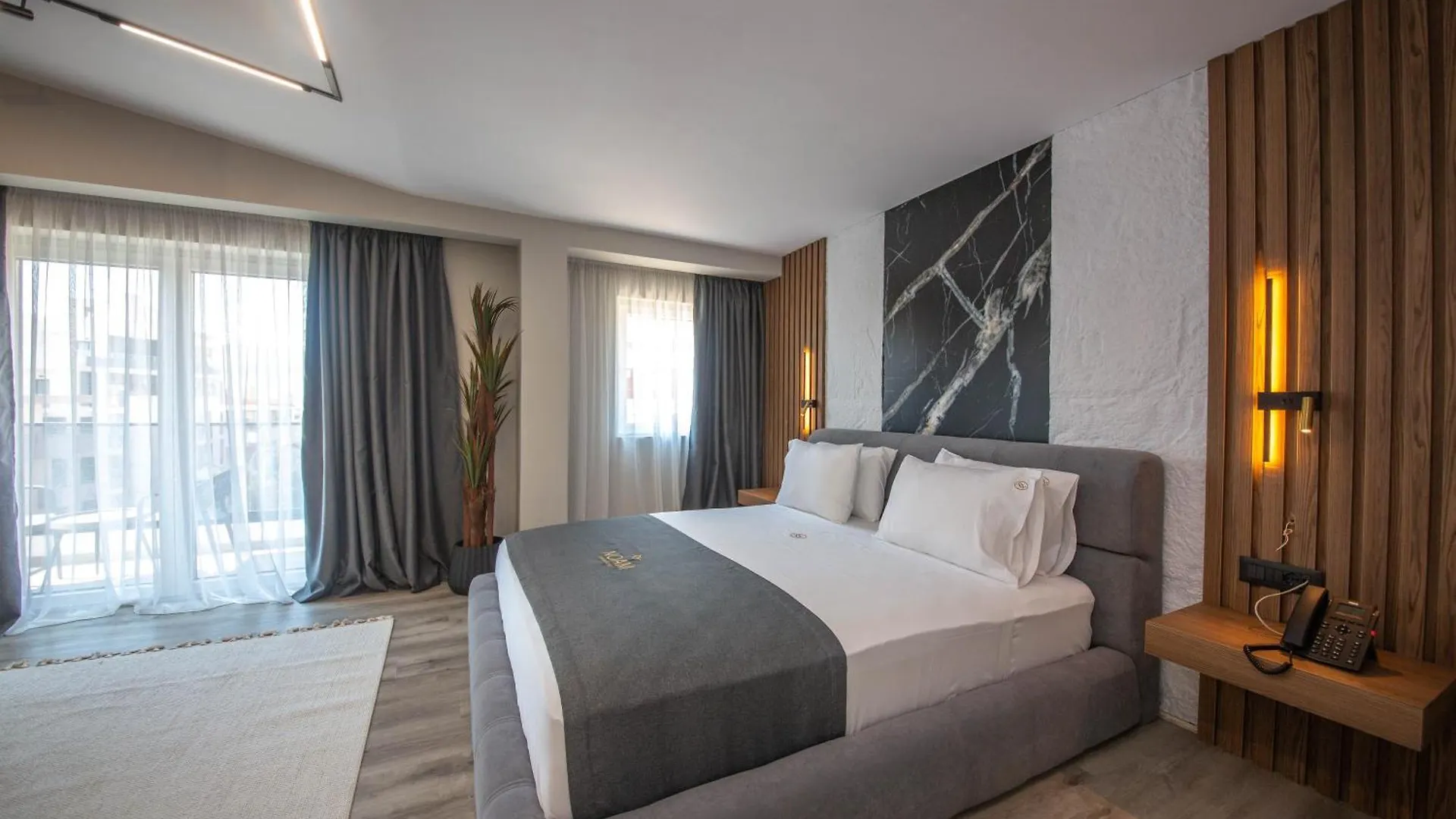 Noam Luxury Hotel Sarandë