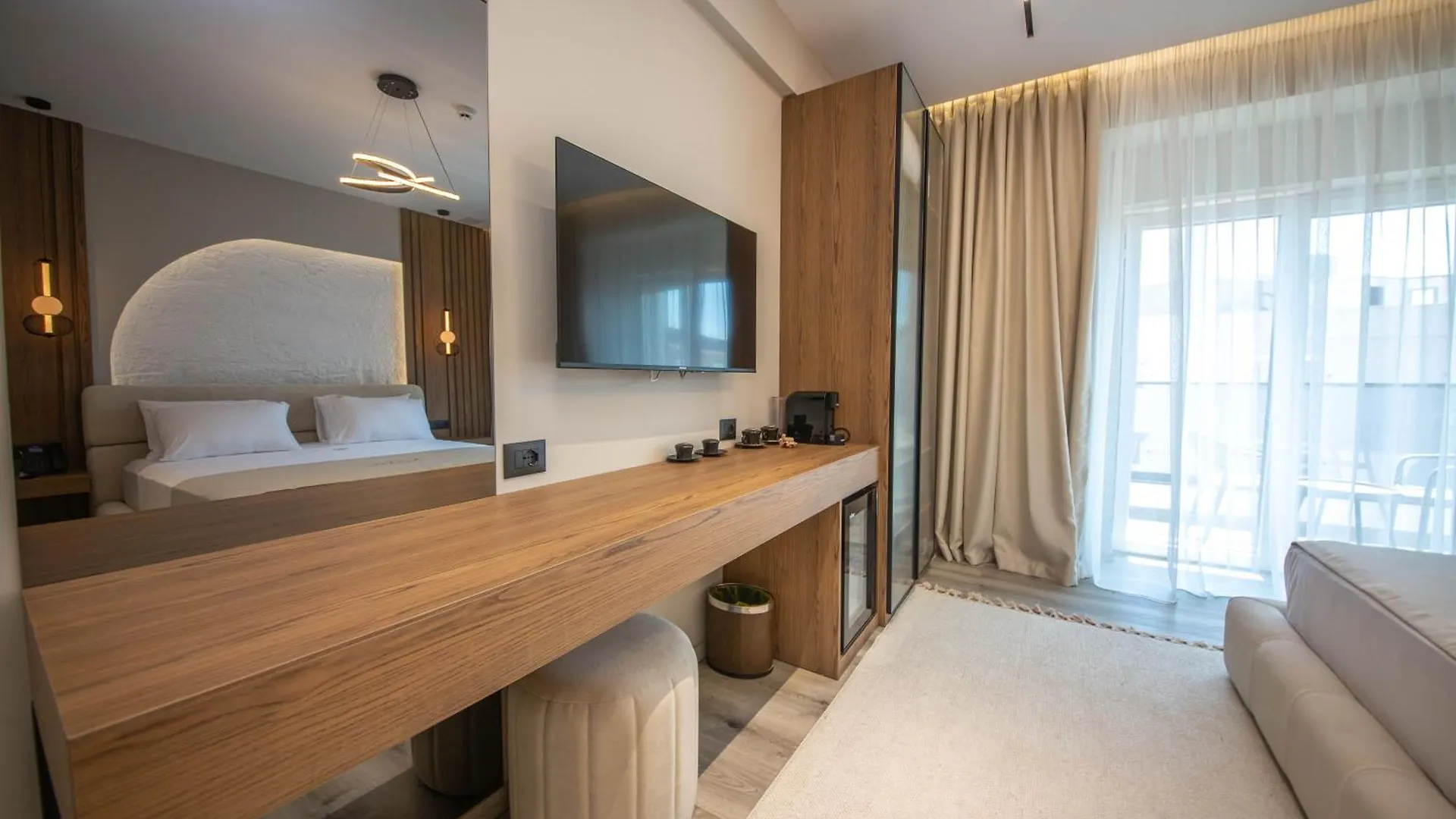 Noam Luxury Hotel Saranda 4*,  Albania