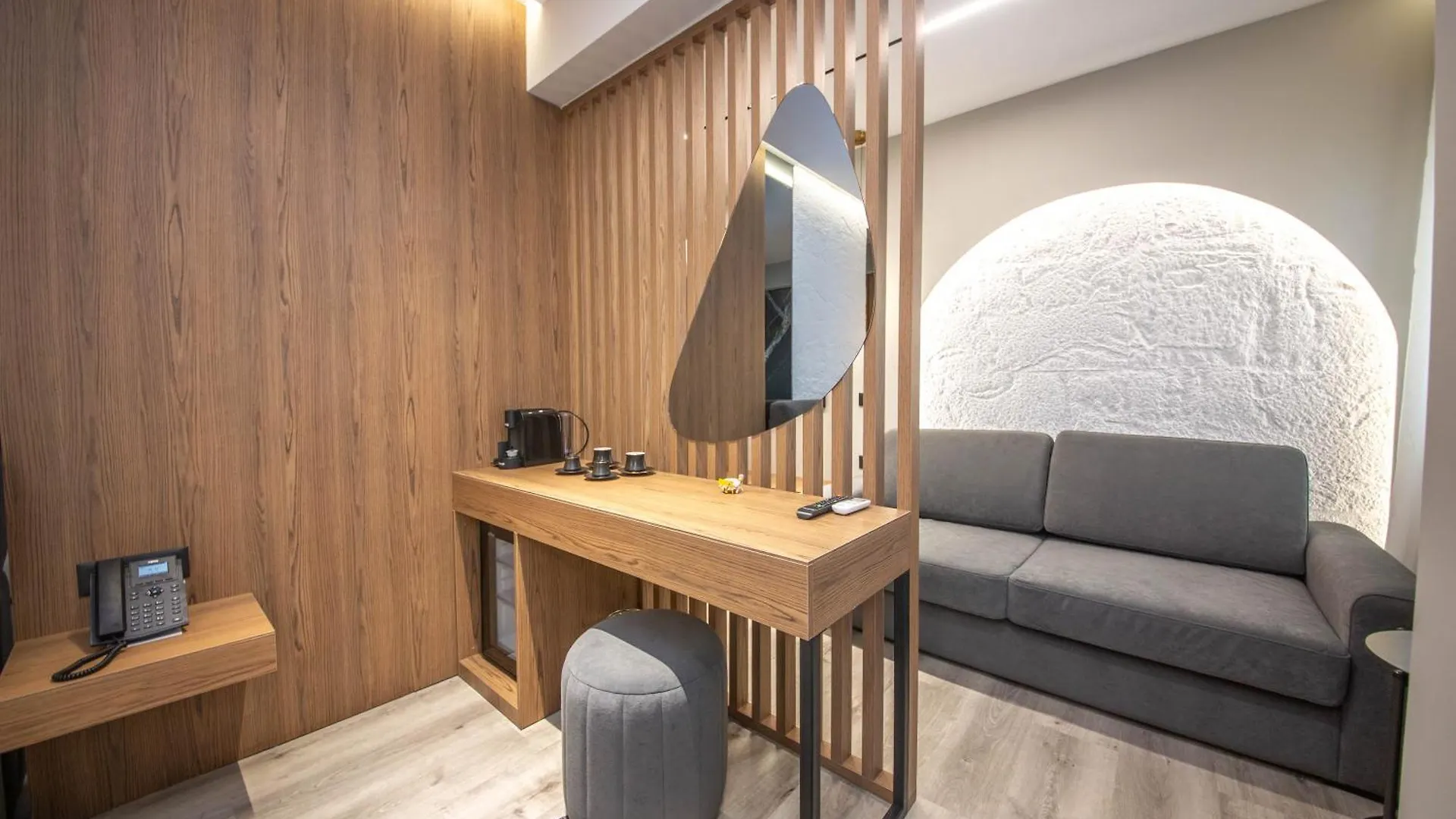 Noam Luxury Hotel Saranda 4*,