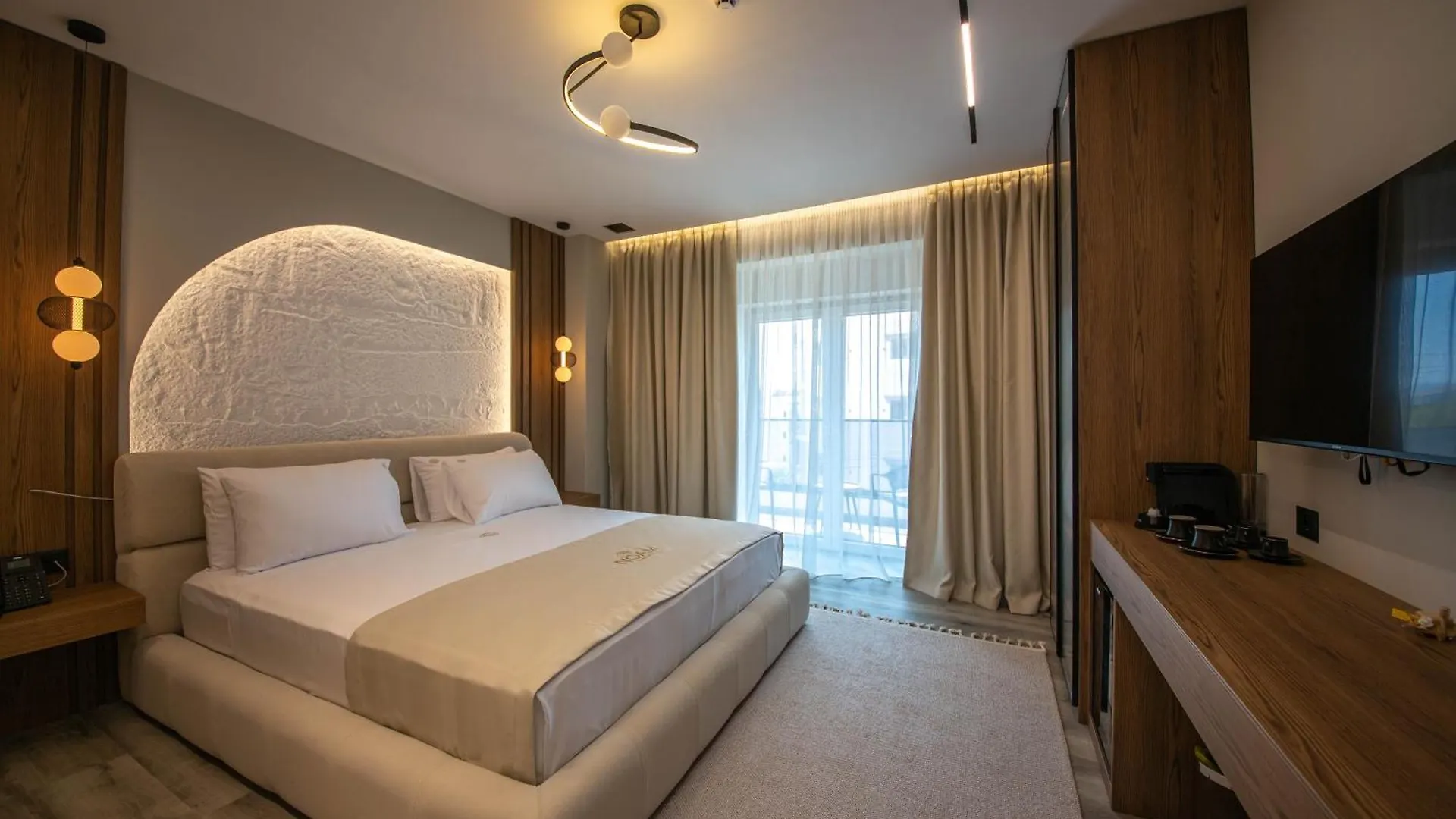 Noam Luxury Hotel Saranda 4*,  Albania